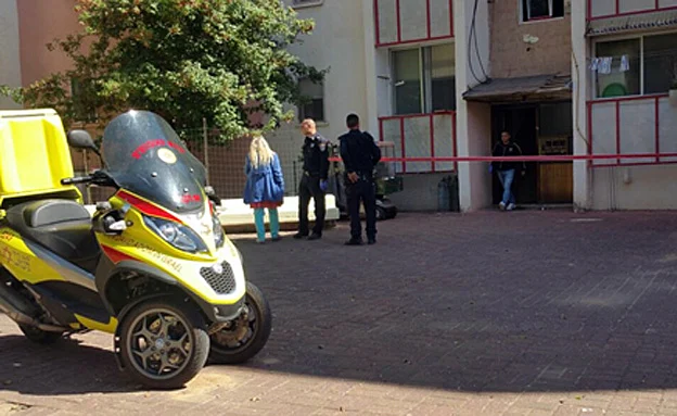 ''תקף בפטיש שניצלים ונמלט''