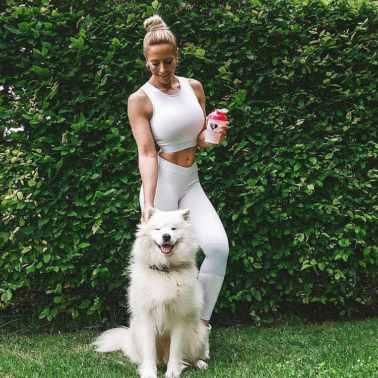 רבקה מדגמנת חיים בריאים