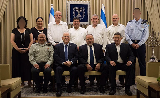 מפתחי החץ עם מעניקי הפרסים