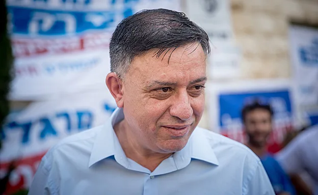 ''גבאי הוא פוליטיקה אחרת'' (יונתן סינדל / פלאש 90)