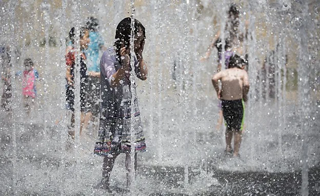 קיץ, חם, ילדים, קייטנה, חופש, מזרקה, ירושלים