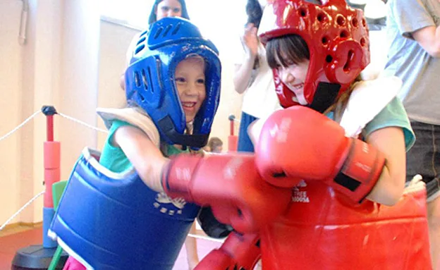 ''פועלים בעדינות - עם הרבה אנרגיה''