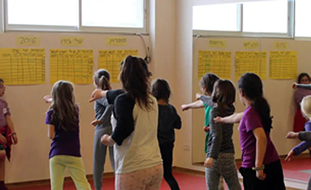 ''לתת כלים בעולם לא בטוח''