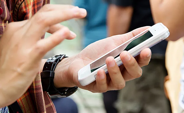 דרשו באיומים שיפתח את הנעילה