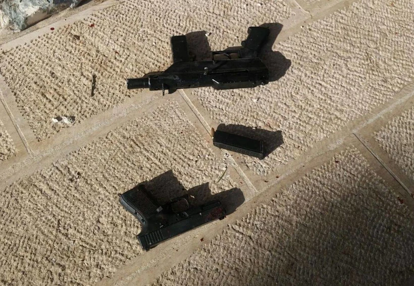 כלי הנשק שבהם השתמשו המחבלים (משטרה)