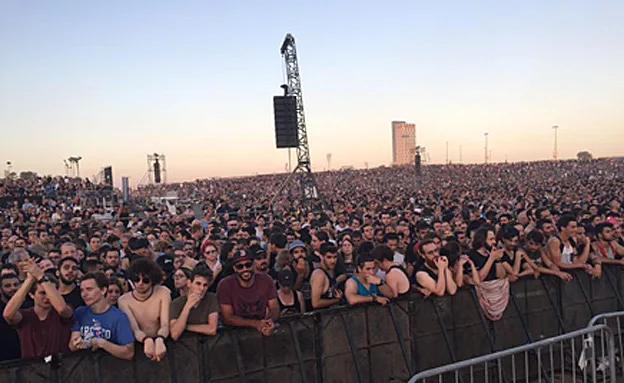 פארק הירקון, הערב