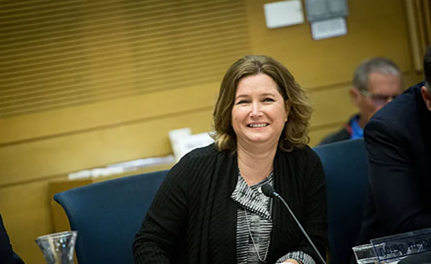 ''הזכות להורות - בסיסית''. רוזין