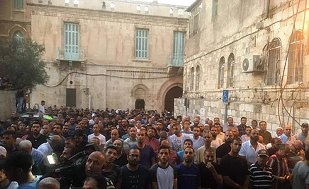 המונים נקראו להגיע מחר להר הבית