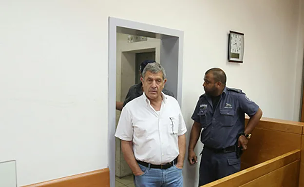 חתם על הסכם עד מדינה. גנור