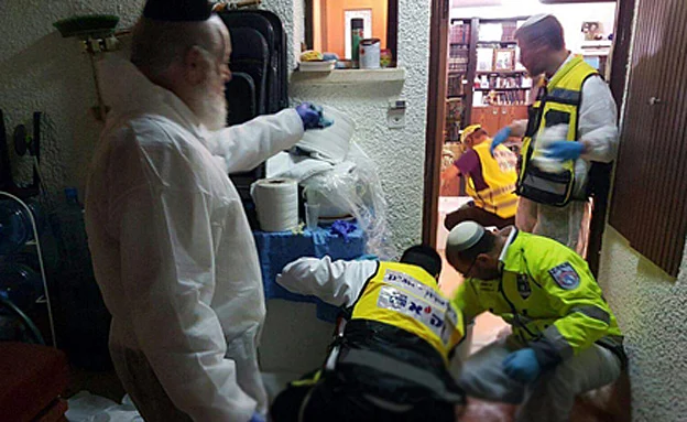 צוות זק''א בבית המשפחה