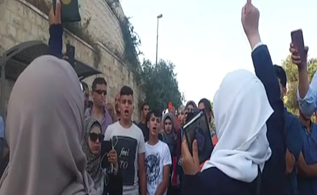 עימותים, אמש