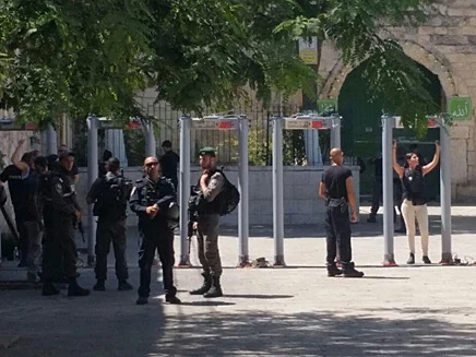 הצבת המגנומטרים בהר הבית