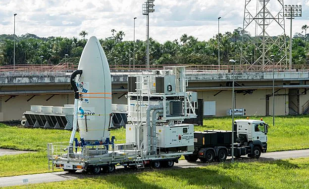 הלווין לפני שיגורו (בסיס החלל בקורו, משרד המדע הישראלי)