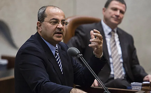 אחמד טיבי, ארכיון