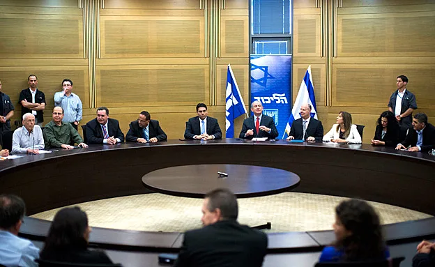 מתח רב מתחת לפני השטח (יונתן סינדל, flash90)