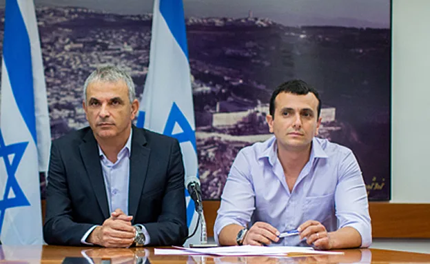 באב''ד וכחלון (Yonatan Sindel/Flash90)