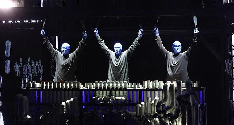 בלו מן גרופ