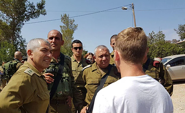 הרמטכ''ל וסמל ע'