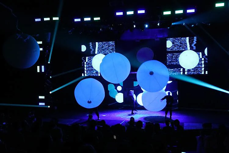 בלו מן גרופ