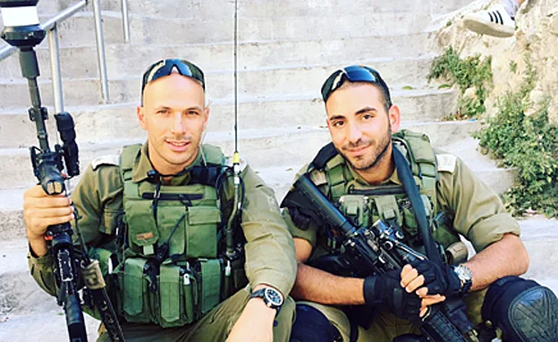 דור בוגנים (מימין) ולירון פסח. המתעדים (דובר צה''ל)