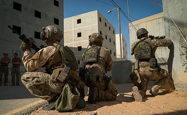 ''אימונים בשטח בנוי'' (דובר צה''ל)