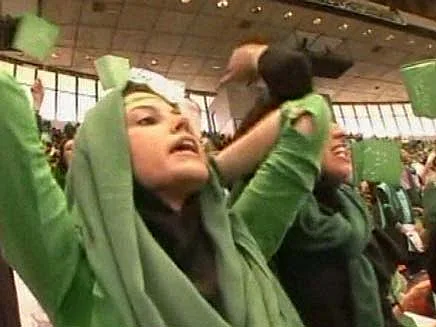 מפגינה אחרי בחירות 2009