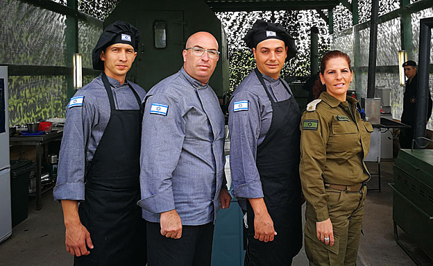 מפקדת המשלחת והטבחים המתחרים (דובר צה''ל)