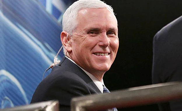 ''מעריך את תרומתו של באנון''. פנס