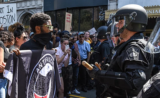 32 נעצרו בבוסטון (רויטרס)