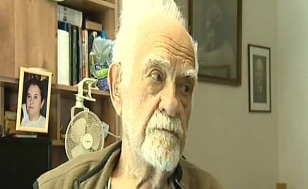 ''במעצר בית כבר 10 שנים''. לאון