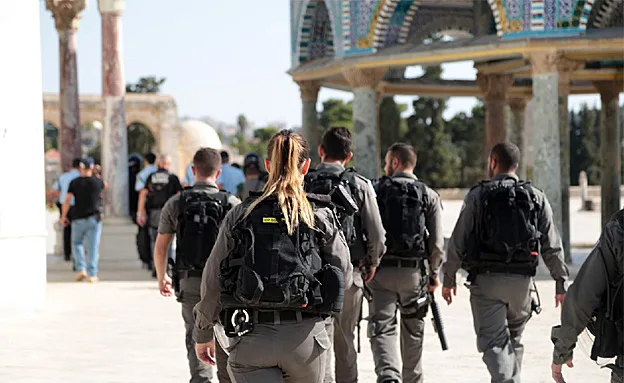 כוחות משטרה בזירת הפיגוע בהר הבית (דוברות המשטרה)