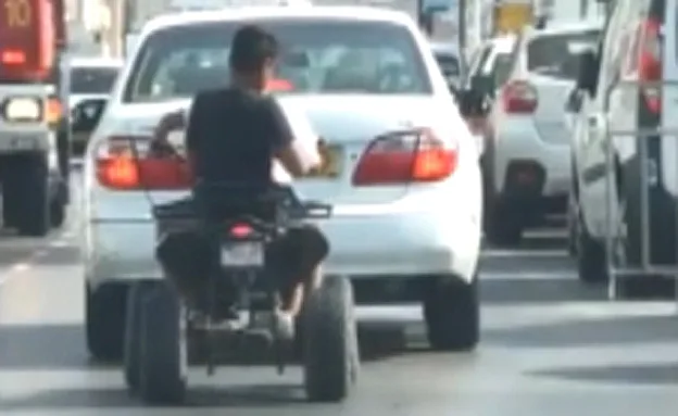 ילדים על טרקטורונים, ארכיון