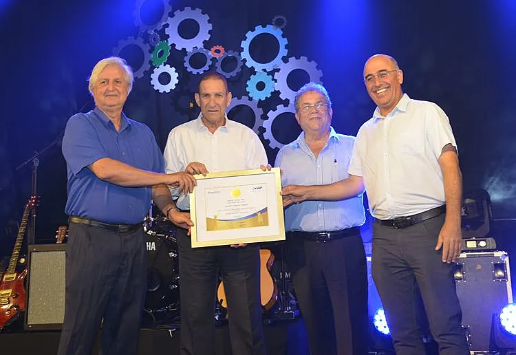 יצחק בלמס, צבי פלג, יפתח רון טל ועוזי צוק