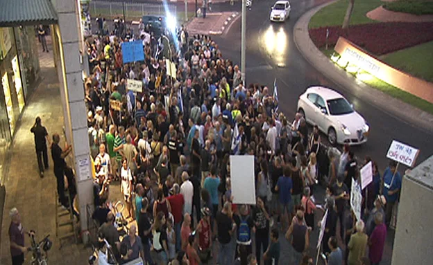 מקומץ לאלפים. המפגינים בפ''ת