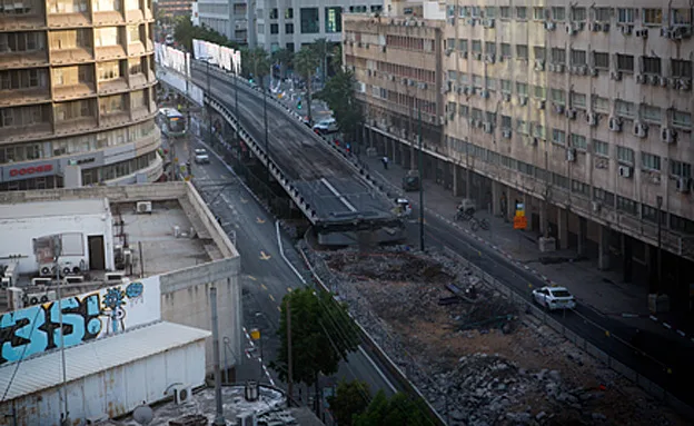 פיצוץ גשר מעריב, ארכיון (פלאש 90 - מרים אלסטר)