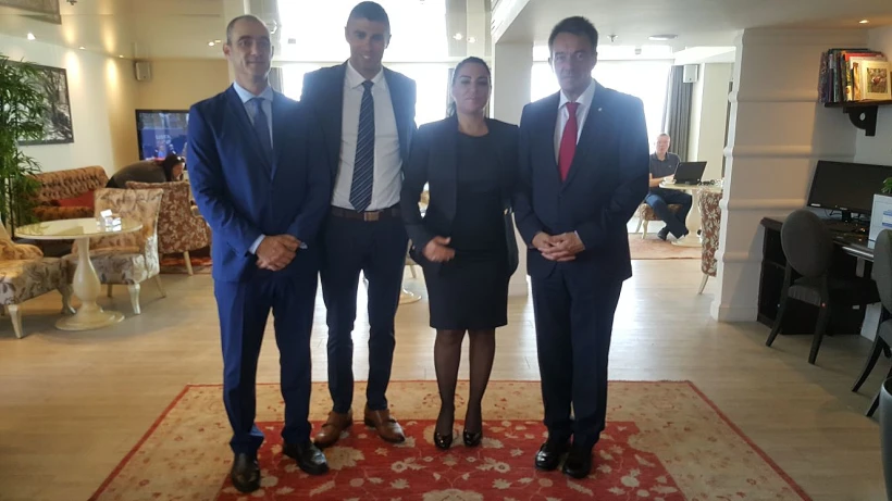 אביה מזרחי, פטר מורה ונוספים