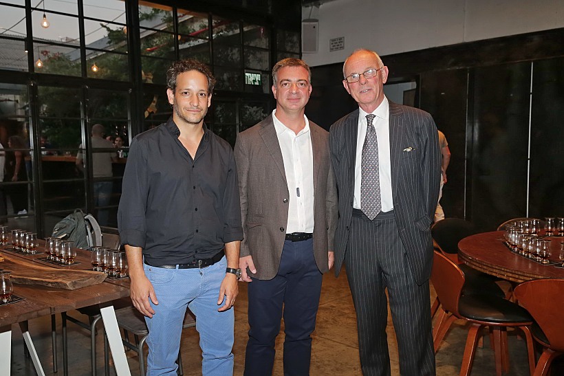 קולין סקוט, יאנס לדומטוס וניר גל. צילום: שוקה כהן