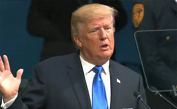 תקף את הליגה. טראמפ (רויטרס)