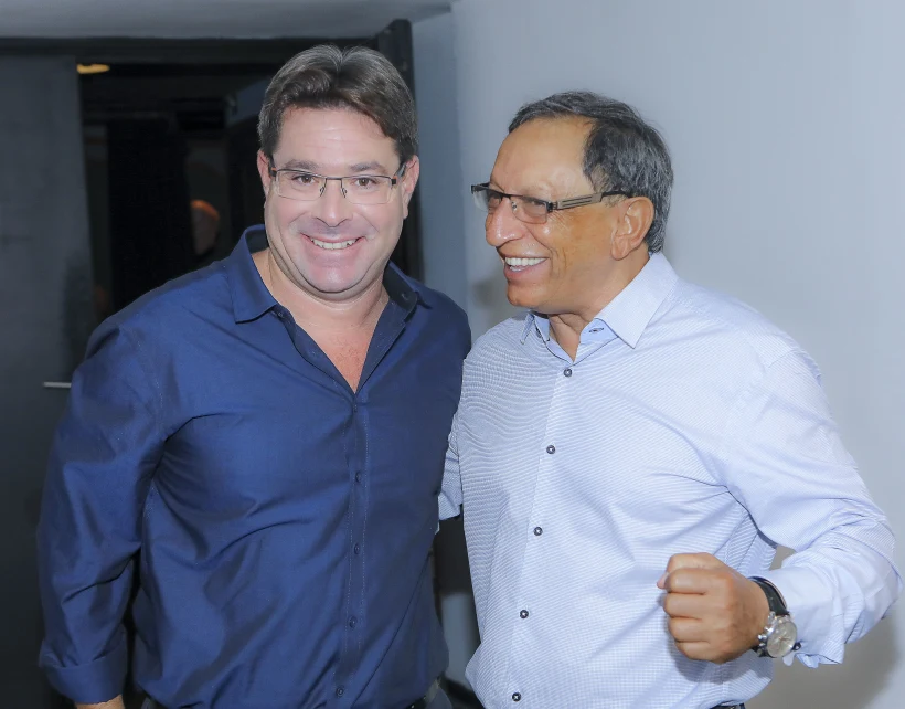 יוסי דלויה ואופיר אקוניס. צילום: רפי דלויה