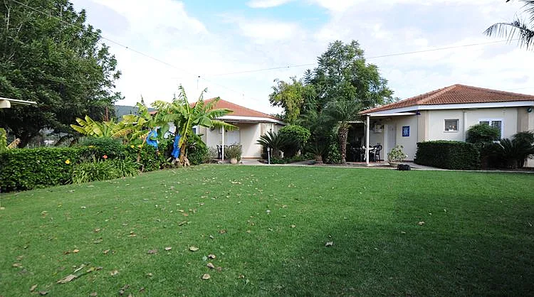 שביל החלב, כפר בצת