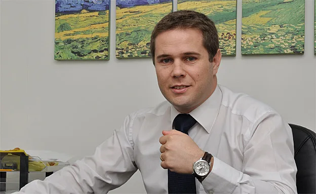 עו''ד גיא אופיר