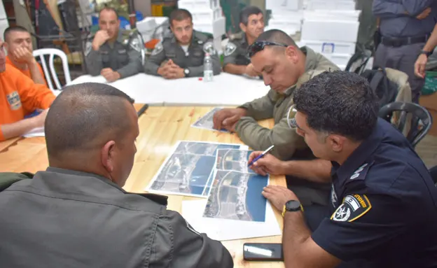 חמ''ל המשטרה בפעולה