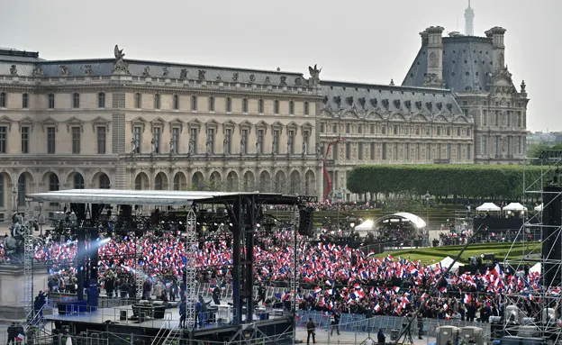חגיגות הניצחון בפריז, אתמול