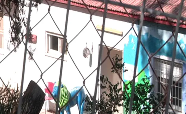 ''תמשיך לאכול או שאכה אותך''