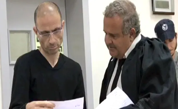 מתייעצים. אבוטבול ועו''ד כהן