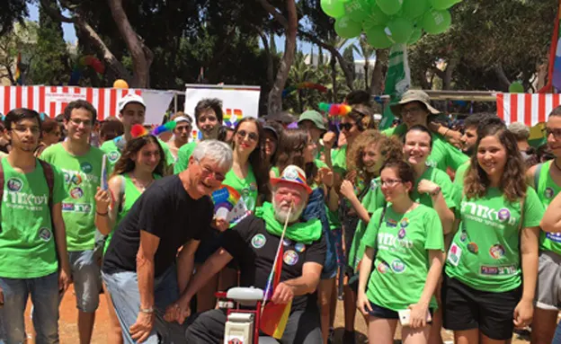 גם פוליטיקאים הגיעו