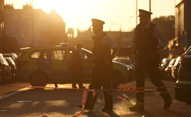 הזירה בלונדון, הבוקר