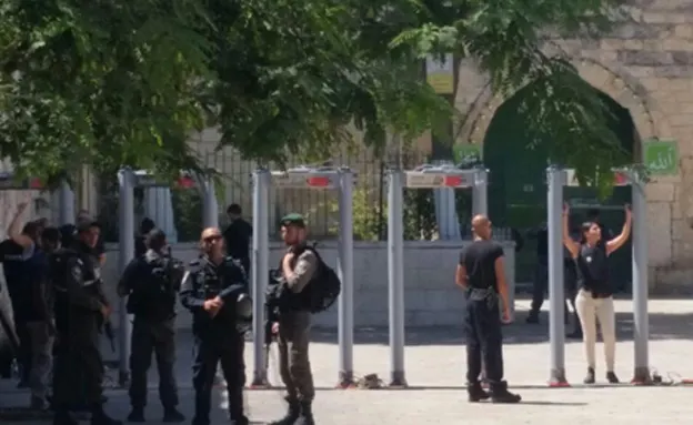 מגנומטרים בכניסה להר