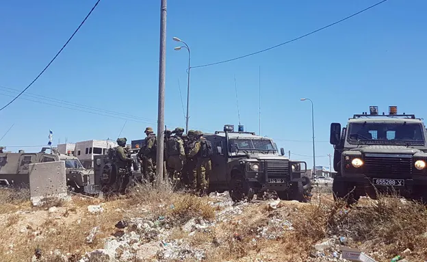 כוחות הביטחון בפשיטה על בית המחבל (חדשות 2)