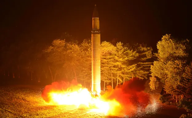 טיל ה''וואסונג 14'' החדש של צפון קוריאה (רויטרס)